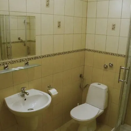 Hotel Iskra 2*